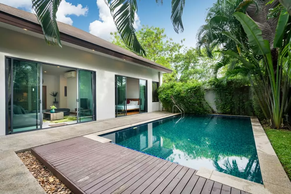 Who are the best custom swimming pool builders in Gonzales, LA?