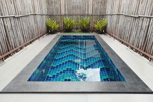 What are the advantages of a plunge pool