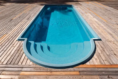 Who are the top custom pool builders in Springfield