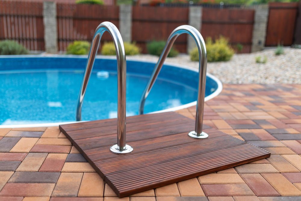 What are the benefits of using a small pool