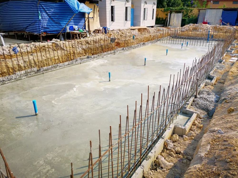 Where can I find reliable pool contractors in Denham Springs, LA?